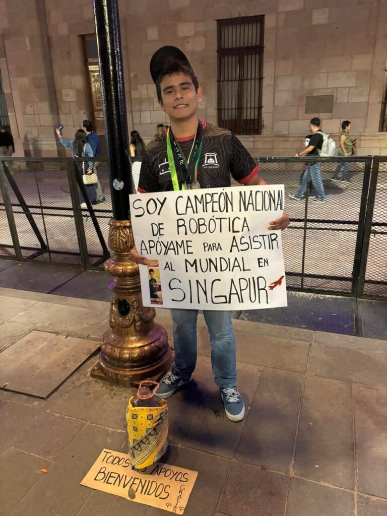 Honré Alessandro Villanueva: el joven de San Luis Potosí que busca ayuda económica para asistir a competencia de robótica en Singapur