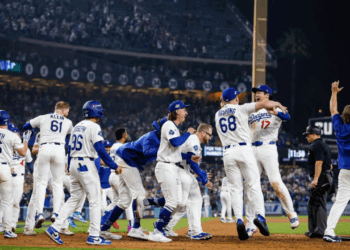 Dodgers ganan en 18 entradas el Juego 3 de la Serie Mundial 2025