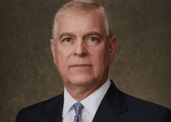 El príncipe Andrew pierde todos sus títulos y será desalojado de su residencia real por orden del rey Carlos III