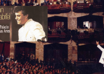 Juan Gabriel y la noche que llevó la música popular al Palacio de Bellas Artes