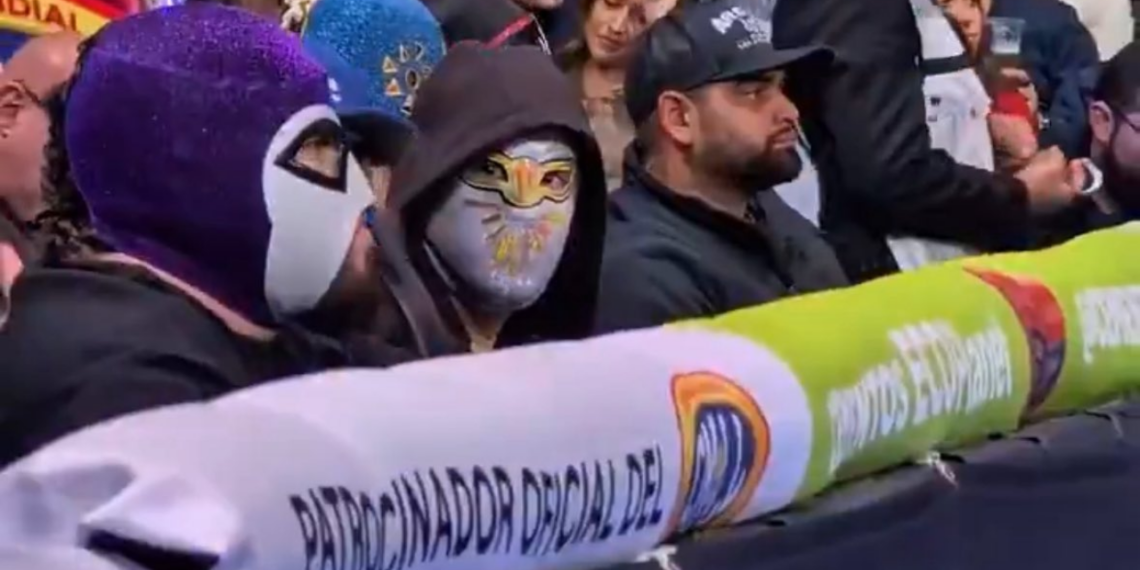 Bad Bunny captado de “incógnito” en la Arena México