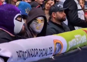 Bad Bunny captado de “incógnito” en la Arena México