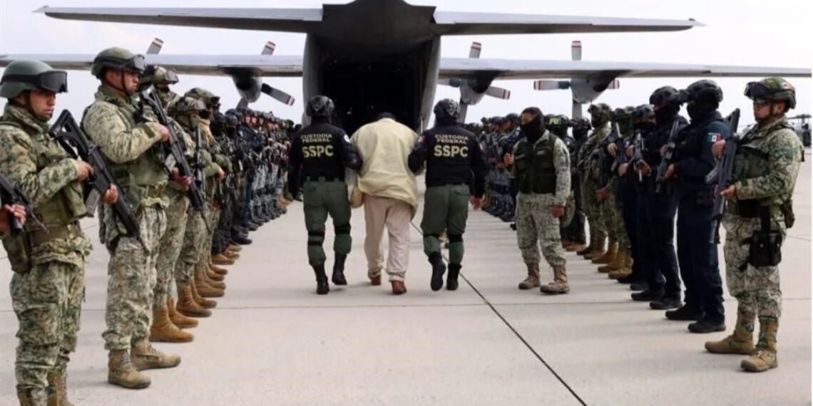 México traslada 37 criminales a EU