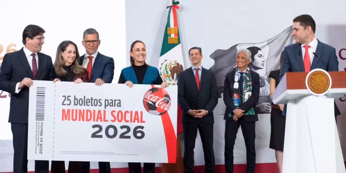Coca-Cola entrega 25 boletos del Mundial 2026 en evento con Claudia Sheinbaum