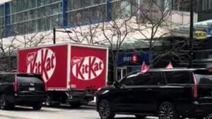 ¿Seguridad real o estrategia? Captan camión blindado de Kit Kat