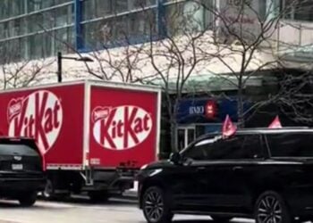 ¿Seguridad real o estrategia? Captan camión blindado de Kit Kat