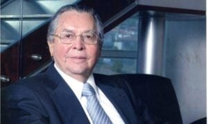 Luis Santos de la Garza