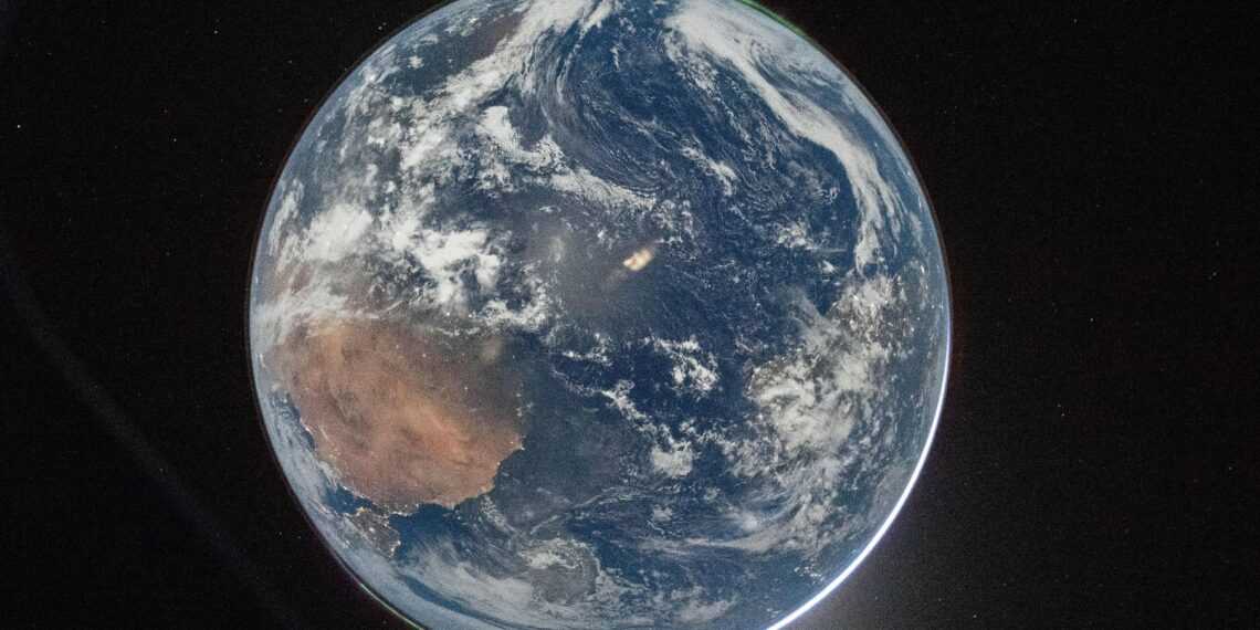 Artemis II planeta Tierra