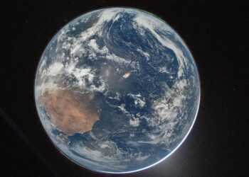 Artemis II planeta Tierra