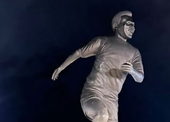 Estatua de Pelé en Guadalajara