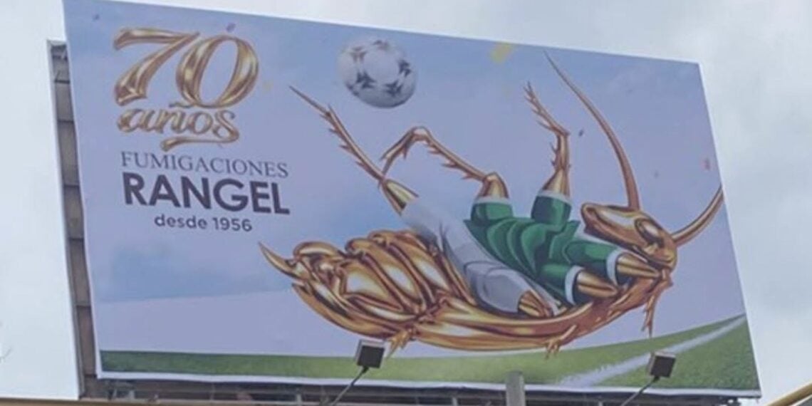 La cucaracha más famosa de Monterrey vuelve a conquistar redes: así luce el panorámico de Fumigaciones Rangel rumbo al Mundial 2026