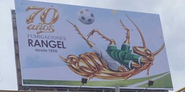 La cucaracha más famosa de Monterrey vuelve a conquistar redes: así luce el panorámico de Fumigaciones Rangel rumbo al Mundial 2026