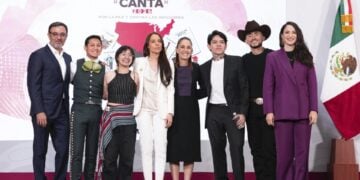 Majo Aguilar y Junior H llegan a la mañanera para impulsar “México Canta”
