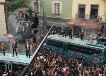 U2 sorprende en CDMX con grabación de video en Plaza de Santo Domingo