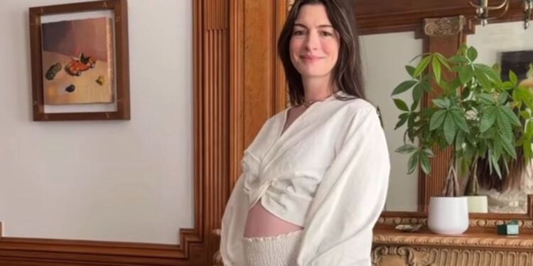 Anne Hathaway sorprende al revelar que está embarazada de su tercer hijo