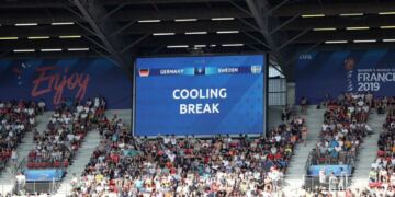 Aficionados muestran su rechazo a la pausa de hidratación durante los partidos del Mundial 2026
