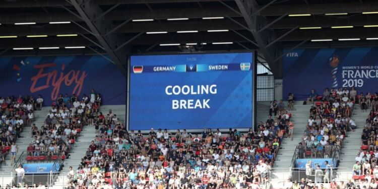 Aficionados muestran su rechazo a la pausa de hidratación durante los partidos del Mundial 2026