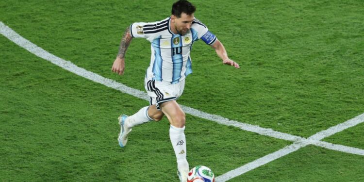 Messi alcanza a Klose y comparte el trono de los goleadores históricos en los Mundiales