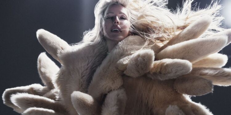 Ellie Goulding pondrá el ritmo al Inglaterra vs. Noruega en los cuartos de final del Mundial: “Está volviendo a casa”