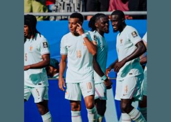Francia le gana 2-0 a Marruecos