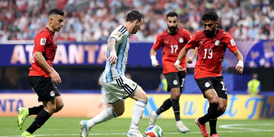 Argentina vence a Egipto