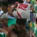 Jude Bellingham intercambia jersey con Gilberto Mora tras finalizar el partido México vs Inglaterra