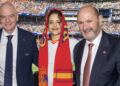 Rosalía roba miradas en el España vs Austria y posa junto a Gianni Infantino en Los Ángeles