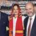 Rosalía roba miradas en el España vs Austria y posa junto a Gianni Infantino en Los Ángeles