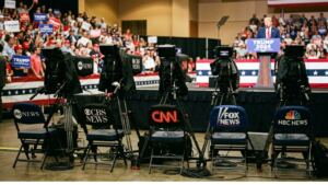 Bloqueo televisoras a Trump