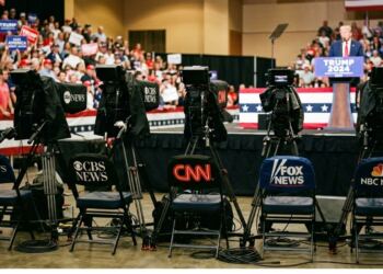 Bloqueo televisoras a Trump