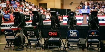 Bloqueo televisoras a Trump