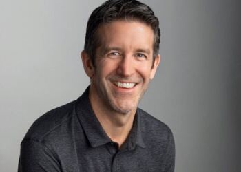 John Ternus oficialmente se convierte en el nuevo CEO de Apple y toma el lugar de Tim Cook