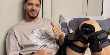 Raúl Jiménez será operado de la rodilla izquierda y estaría fuera de las canchas hasta 2027